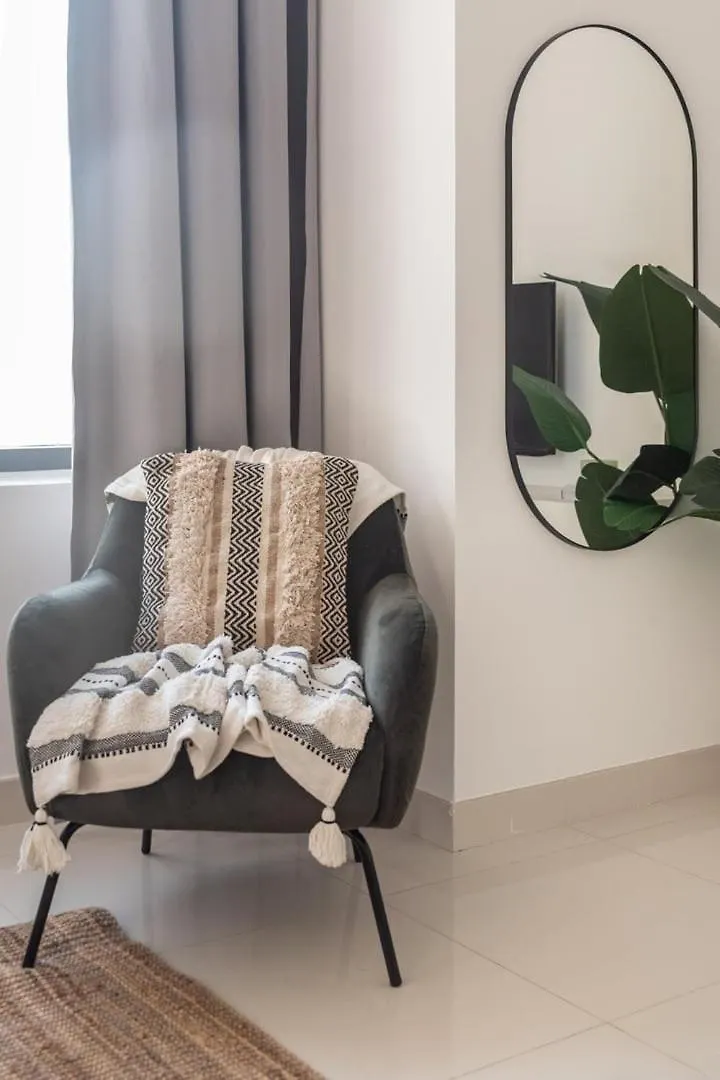 Guestready - Modern Grey With Pool And Gym Apartment Dubai