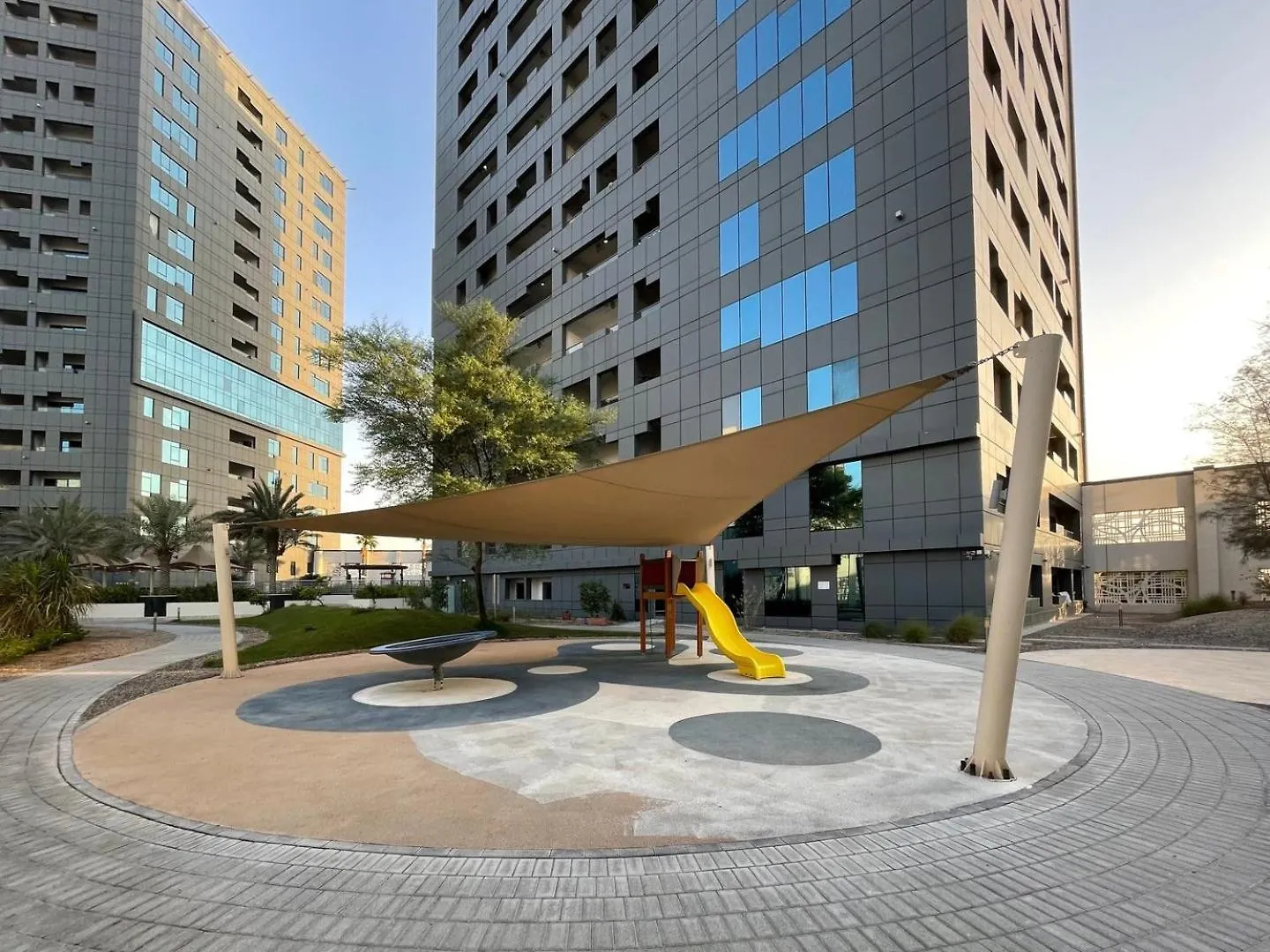 Guestready - Modern Grey With Pool And Gym Apartment Dubai
