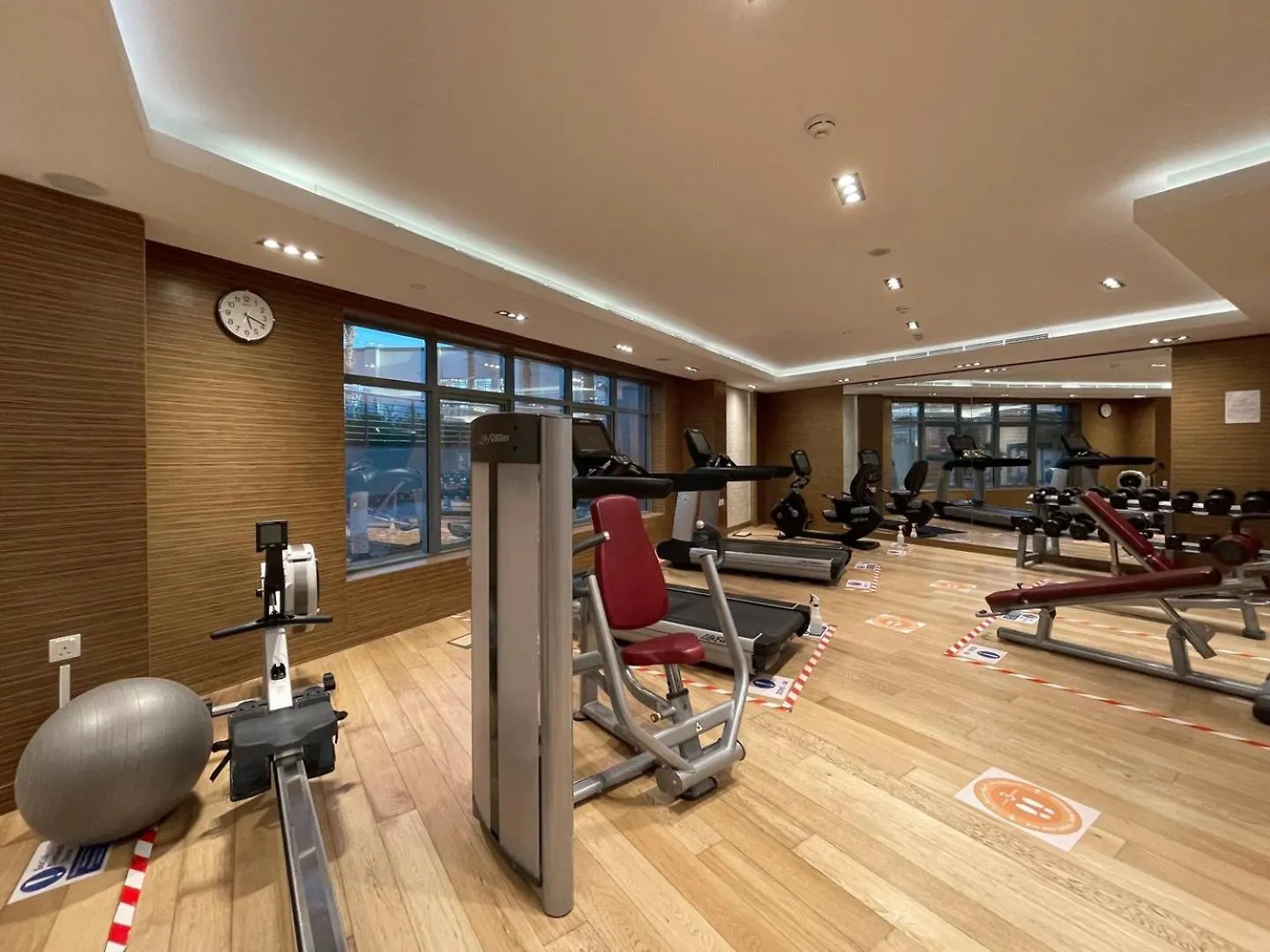 Guestready - Modern Grey With Pool And Gym Apartment Dubai
