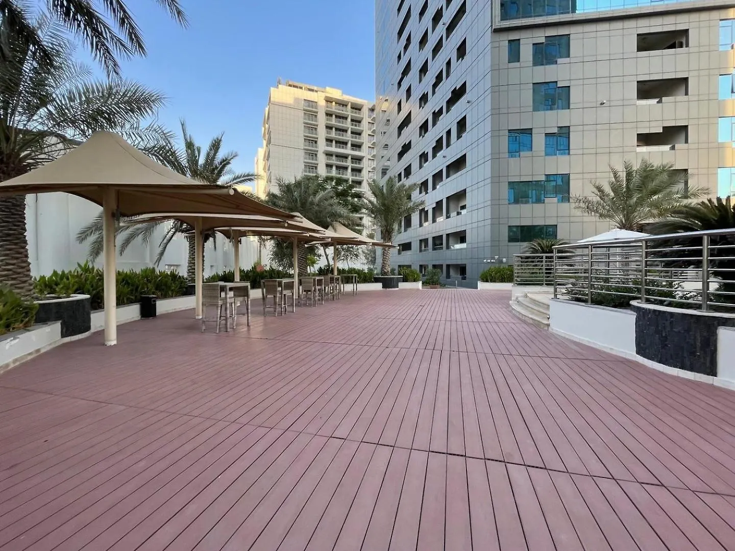 Guestready - Modern Grey With Pool And Gym Apartment Dubai