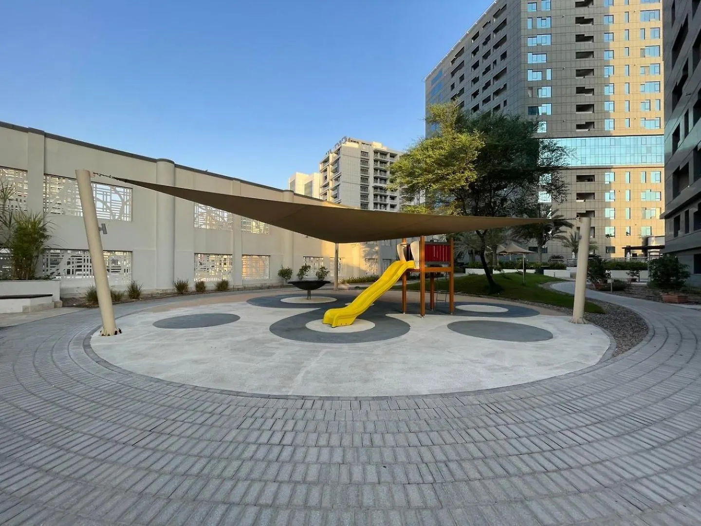 Guestready - Modern Grey With Pool And Gym Apartment Dubai